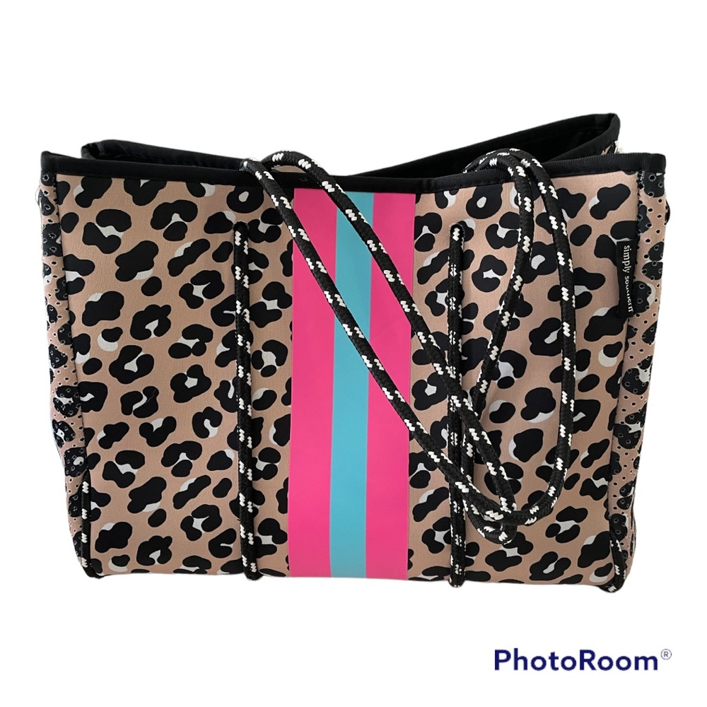 Simply Southern Leopard Neoprene Tote - Picture 4 of 6